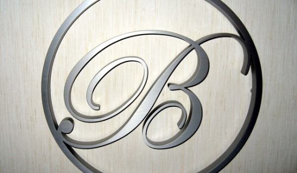 Логотип из нержавеющей стали